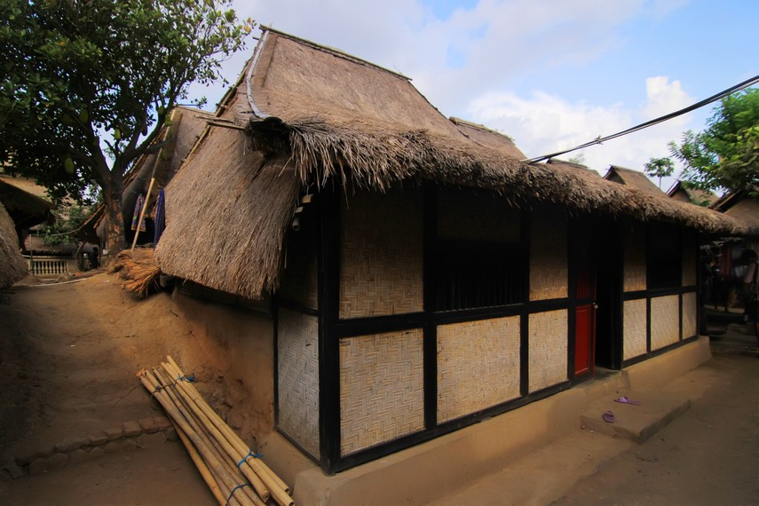 Desa Sade Oase Lokal Budaya Sasak di Lombok