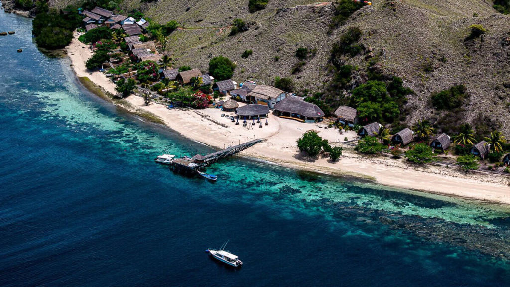 Villa Eco Tourism Komodo: Potensi Investasi Naik 15% di 2025