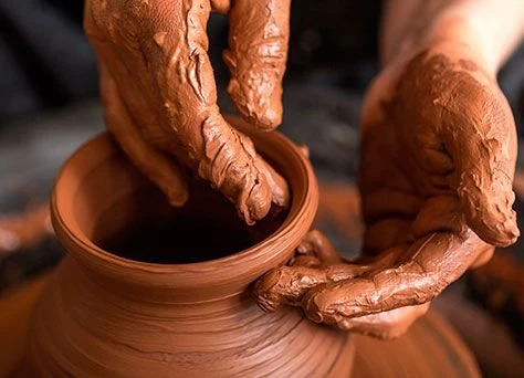 5 Tren Terracotta Moss Interior 2026 Hangat Alami